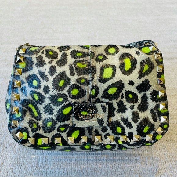 🎉 HP 🎉 Valentino Mini Rockstud Flap Crossbody - Picture 5 of 10